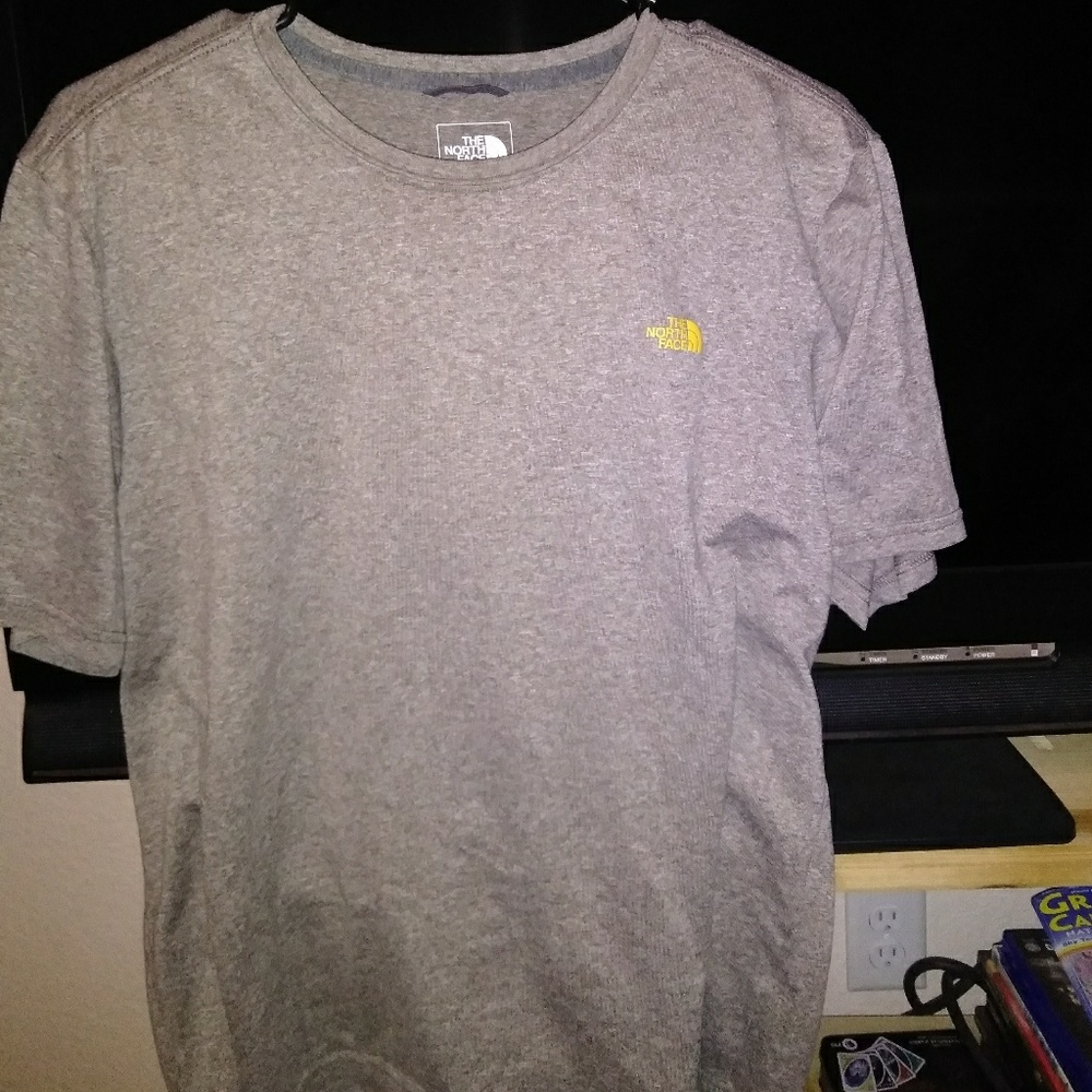 Men's The North Face work out shirt/ T-shirt